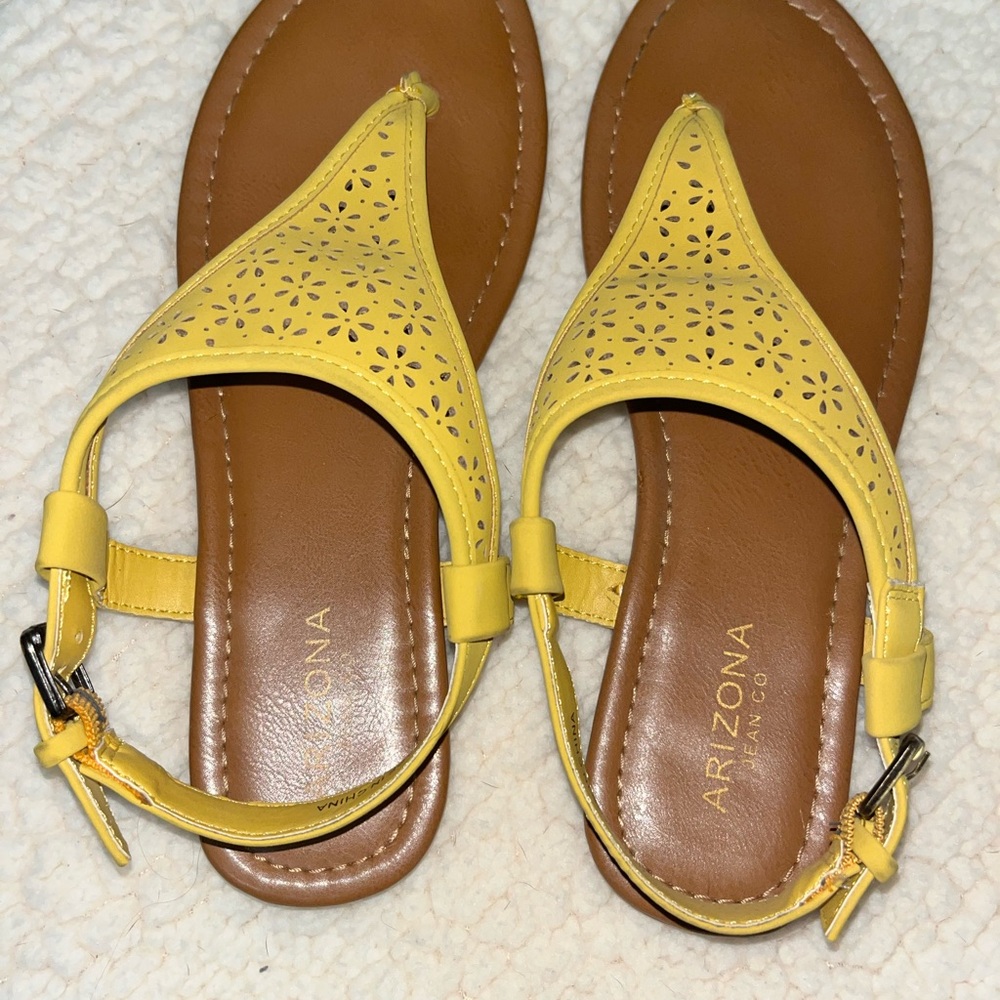 Arizona Jean Company Women's Yellow Cutout Sandals